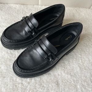 Clarks Lug Sole Black Loafers 6.5